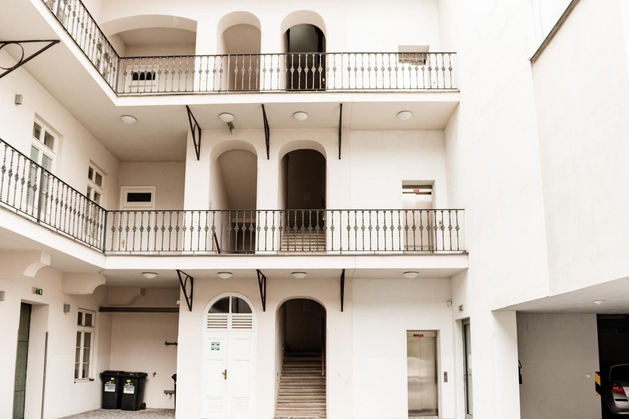 K-14 Apartment براغ المظهر الخارجي الصورة